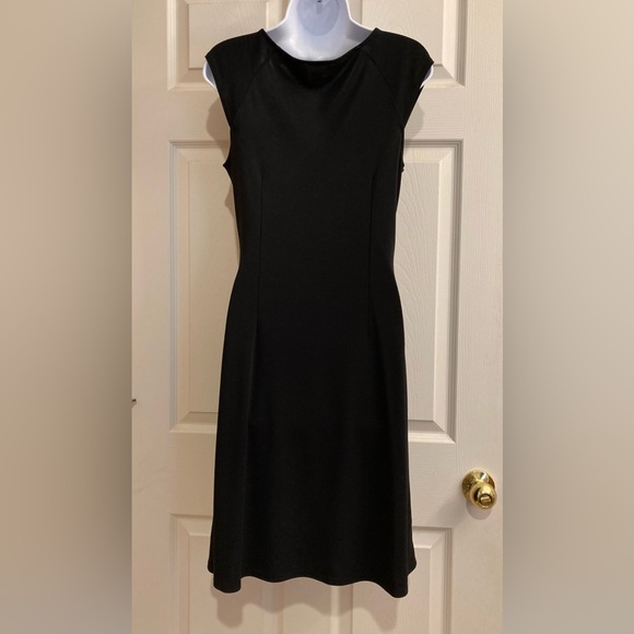 ❤️Ann Taylor Loft LBD size 6 - Picture 4 of 5